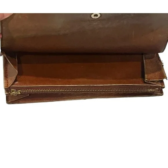 Authentic Louis Vuitton Monogram Canvas Sarah Wallet Date Code: 8911AN - Picture 14 of 16